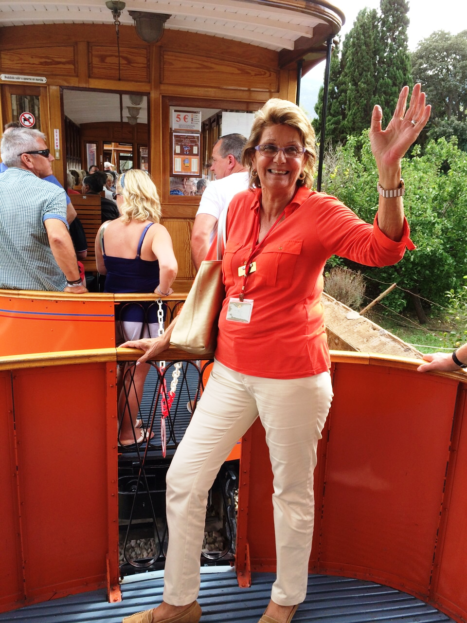 monica, guide nofrills excursions