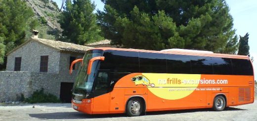buses nofrills excursions