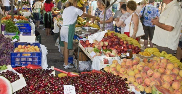 alcudia market fruit and vegetable area