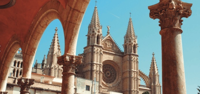View for Cathedral La Seu during Palma de Mallorca sighseeing.