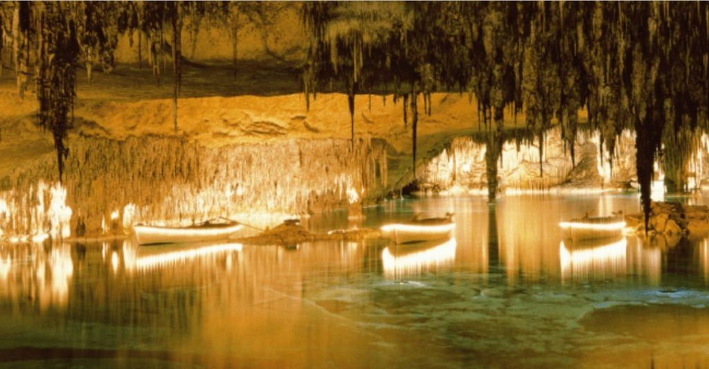 boat trip in caves of drach