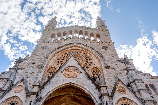 Facade of Church in Soller, where Canto de la Sibila is performed