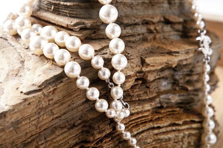 Pearls on the wood